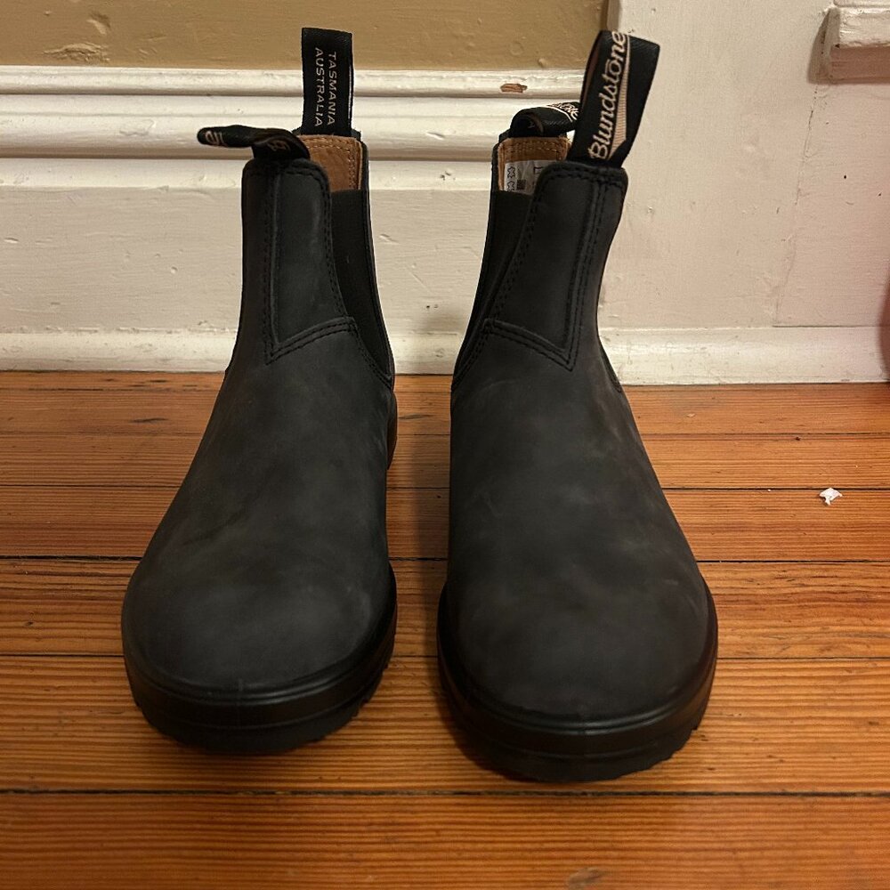 Women's Classic Blundstone Boots- 4.5 AU